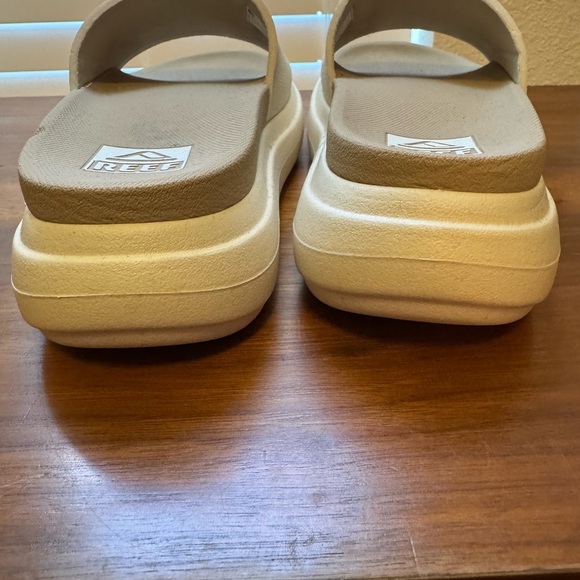 Reef Cream/Beige Slide Sandals Women’s Sz 6 - Picture 6 of 8